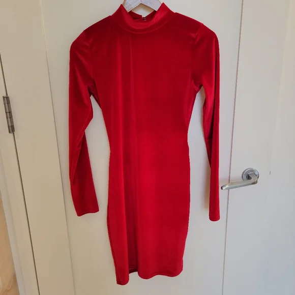 missguided red velvet dress MISSGUIDED Sleeveless Velvet Bodycon Mini Dress With Round NeckMISSGUIDED
